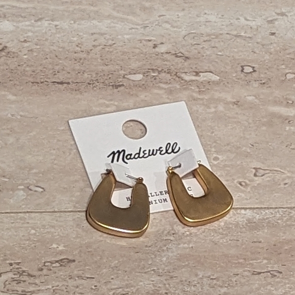 Madewell Chunky Triangle Gold Hoop Earrings - Picture 4 of 5